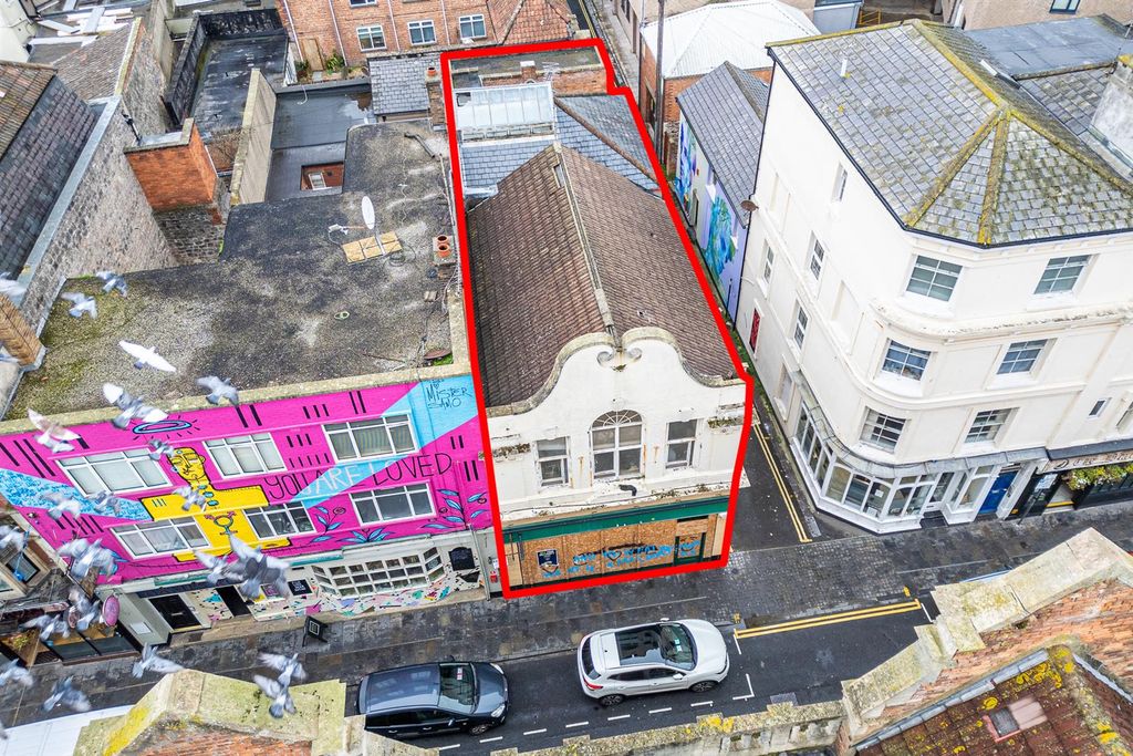 Property photo 3 of 28 131 High Street, Weston-Super-Mare, North Somerset