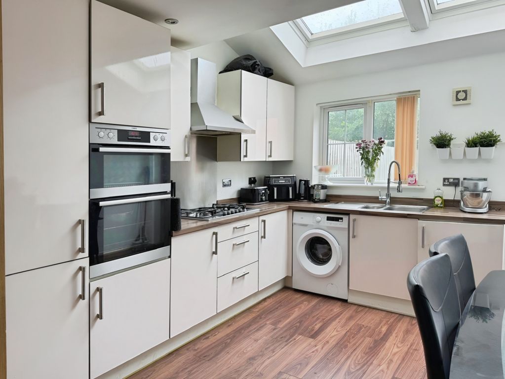 Property photo 3 of 18 Kitchen Diner