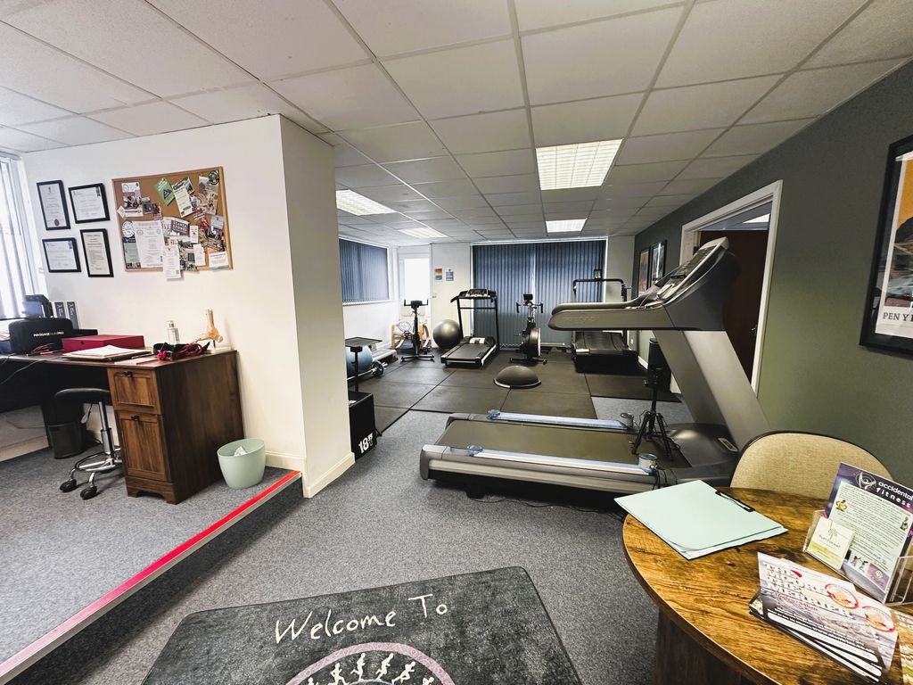 Property photo 3 of 28 Copyright Ninalubman.Com