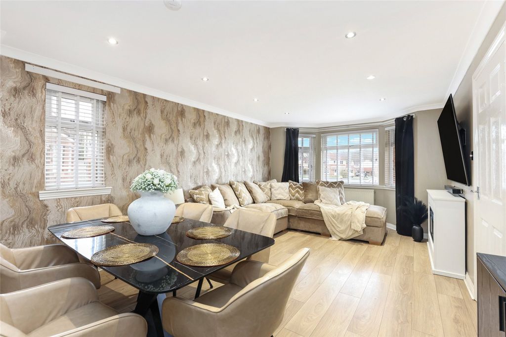 Property photo 2 of 20 Picture No. 11