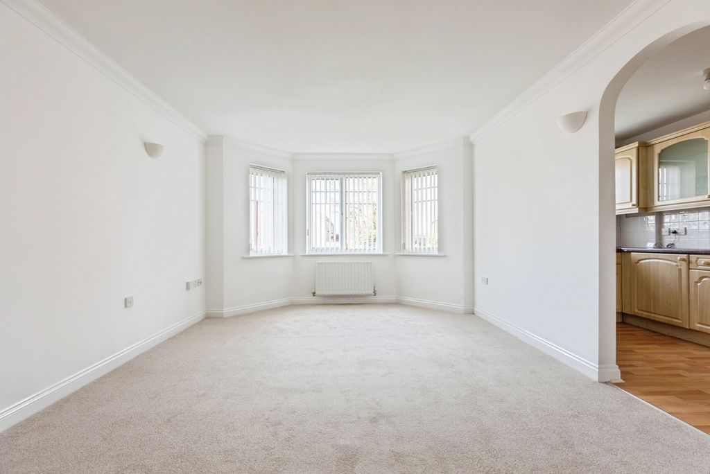 Property photo 2 of 18 Photo