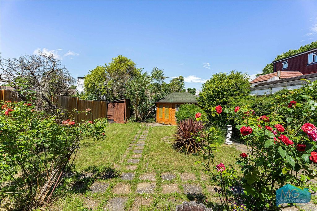 Property photo 3 of 26 Picture No. 17