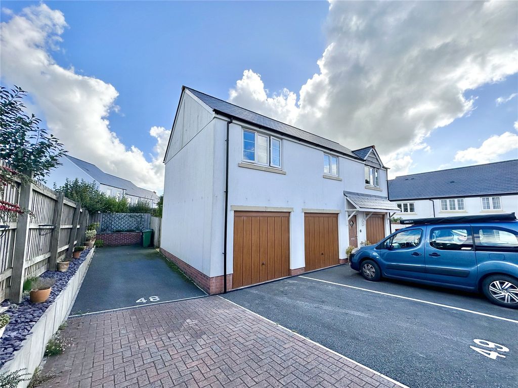 Property photo 1 of 21 Front