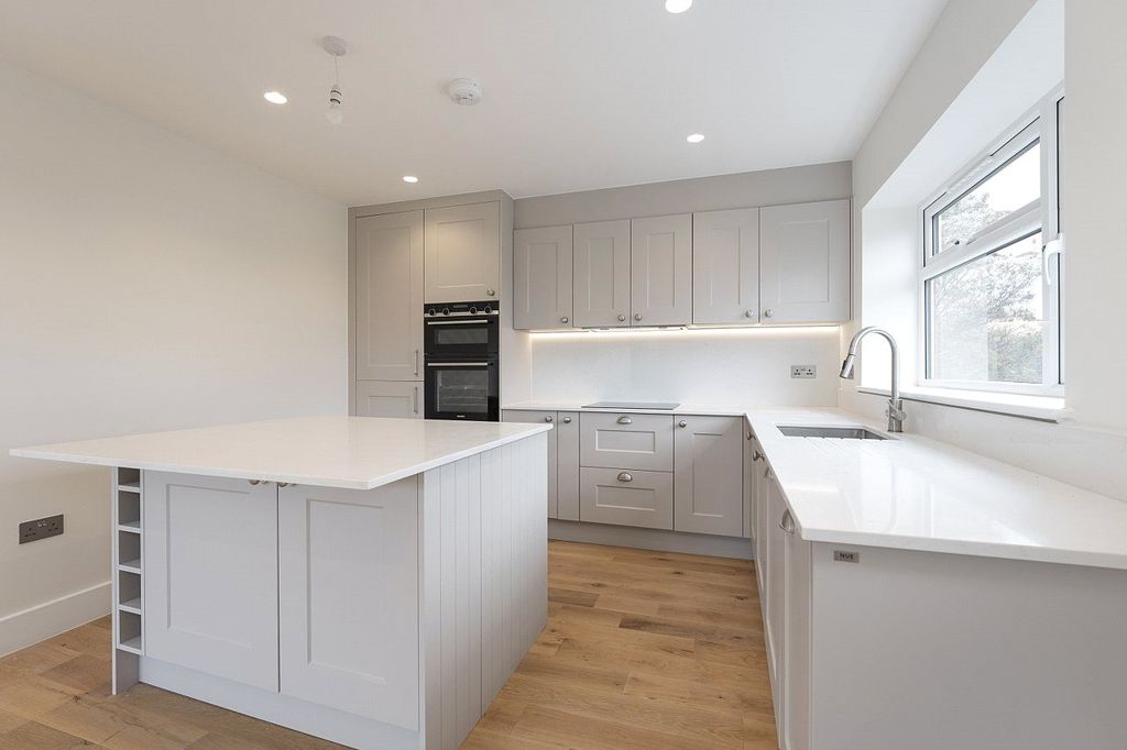 Property photo 3 of 22 Picture No. 04