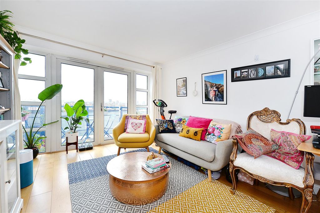 Property photo 1 of 10 Campania-Building-09.Jpg