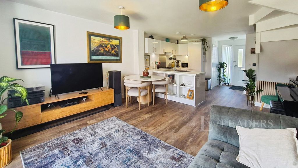 Property photo 3 of 15 Pbox-Img.Jpg