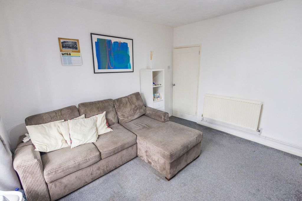 Property photo 3 of 11