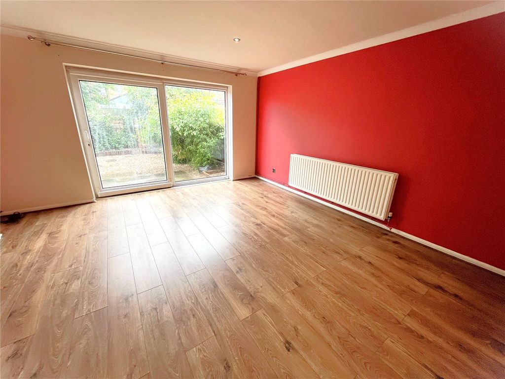 Property photo 2 of 12 Picture No. 16