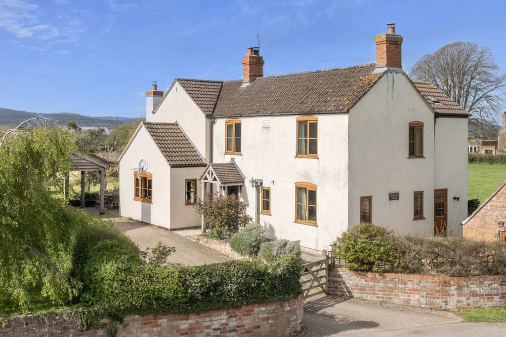 Property photo 1 of 28