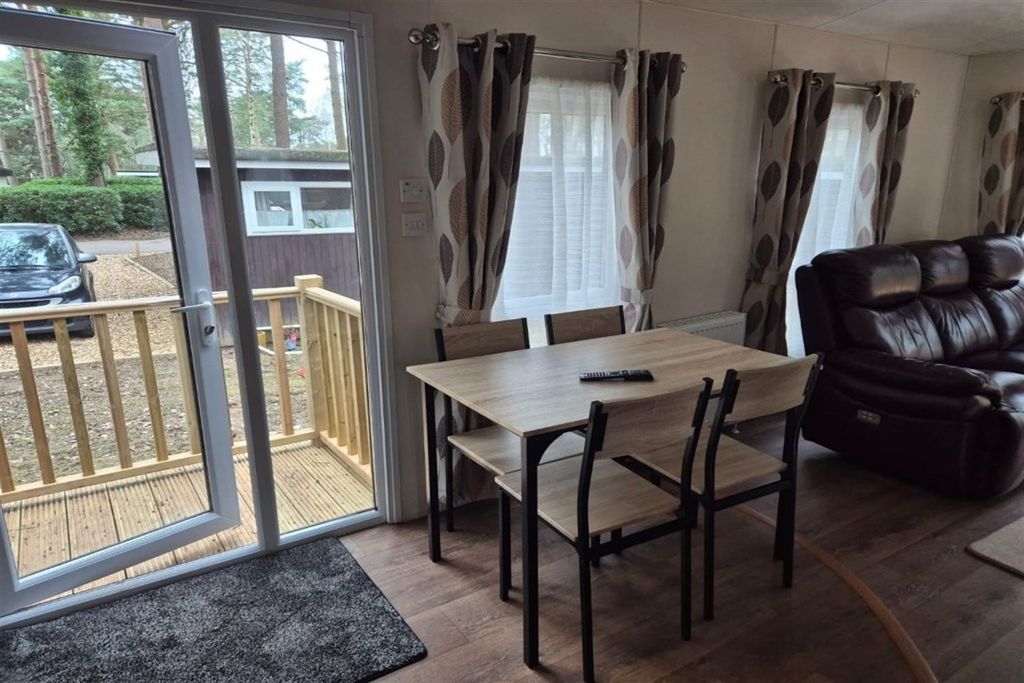 Property photo 3 of 8 Dining Area