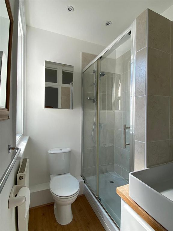 Property photo 2 of 9 Bathroom .Jpeg