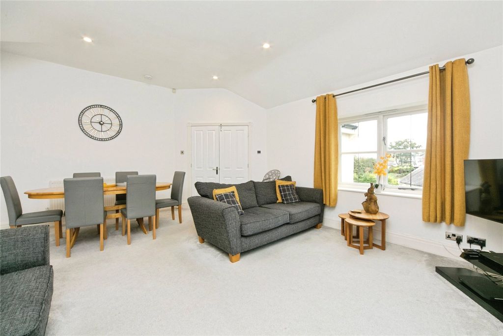 Property photo 2 of 17 Picture No. 08