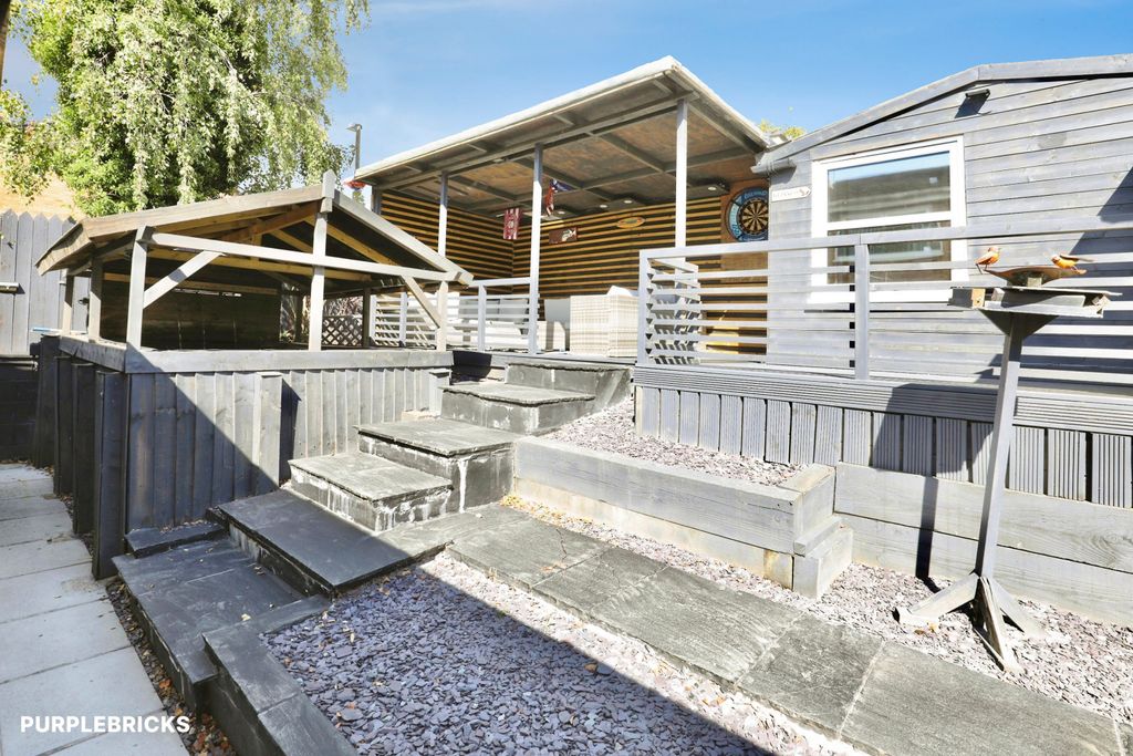 Property photo 2 of 36