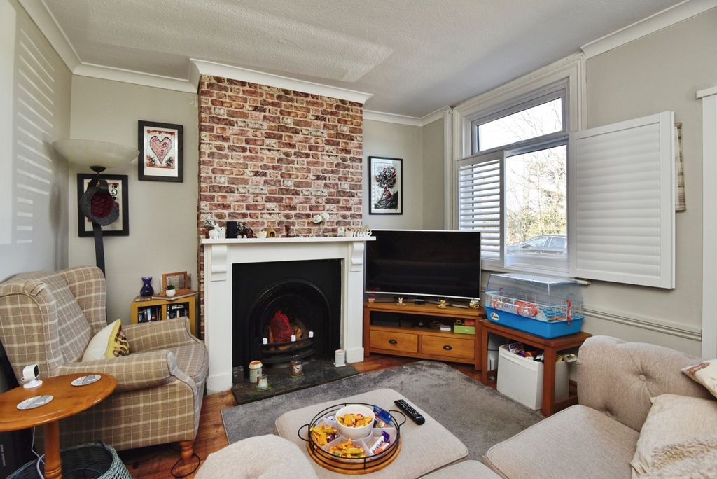 Property photo 3 of 17 Photo
