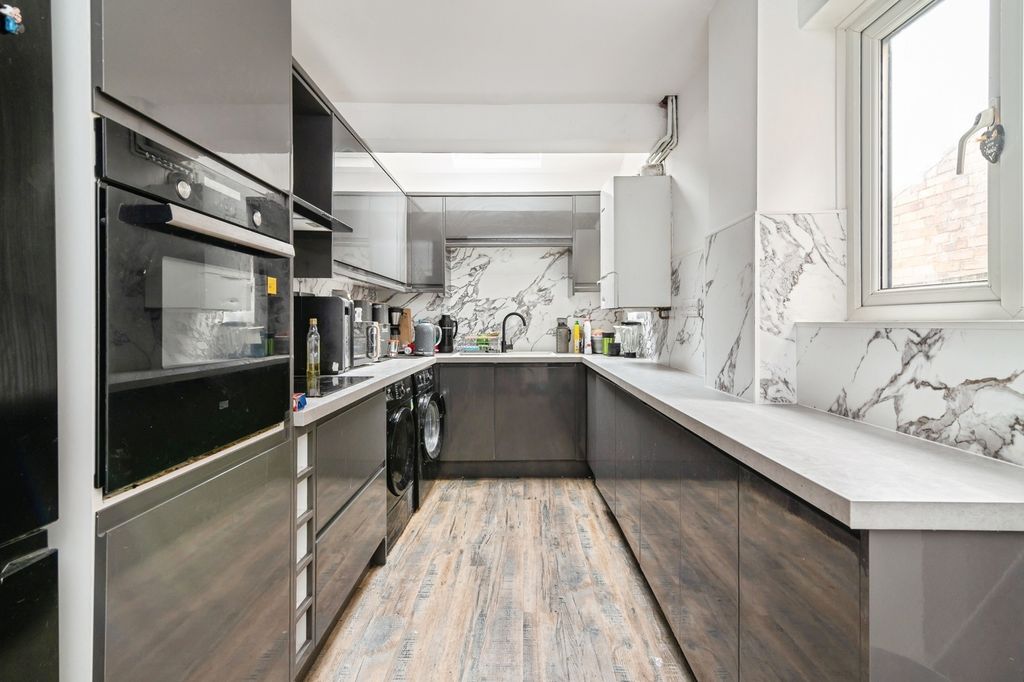 Property photo 2 of 20 Pbox-Img.Jpg