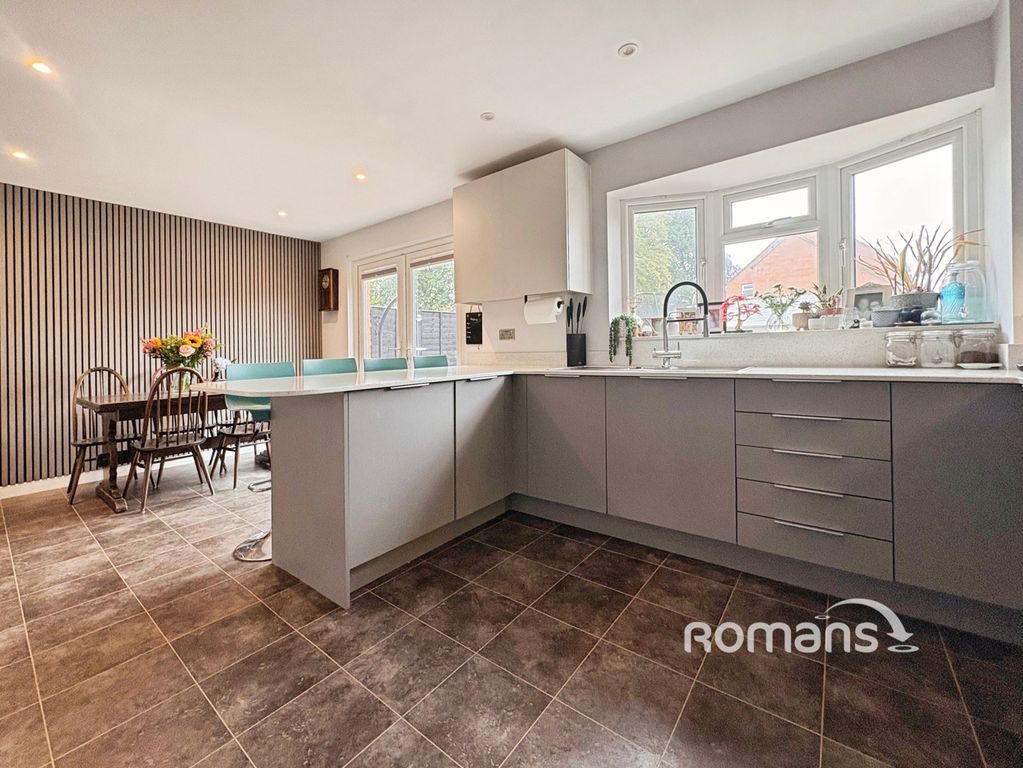 Property photo 3 of 19 Pbox-Img.Jpg