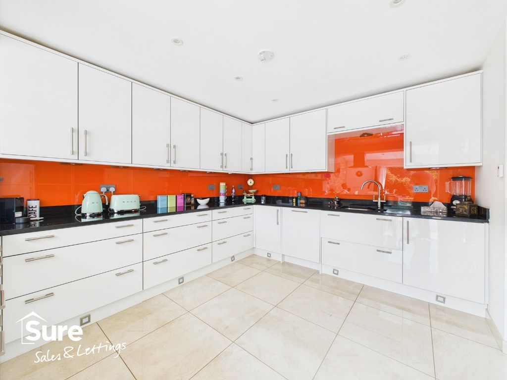 Property photo 1 of 20 4442360