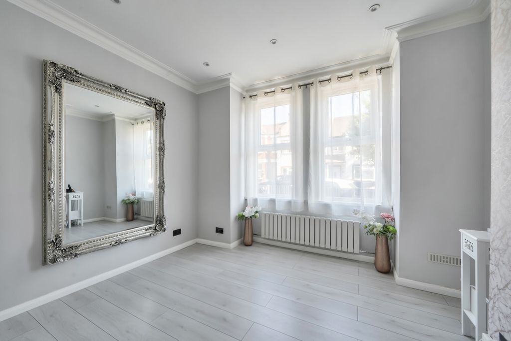 Property photo 3 of 19 1467292-2-6A17362...
