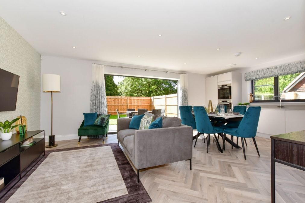 Property photo 2 of 11 Dining Area