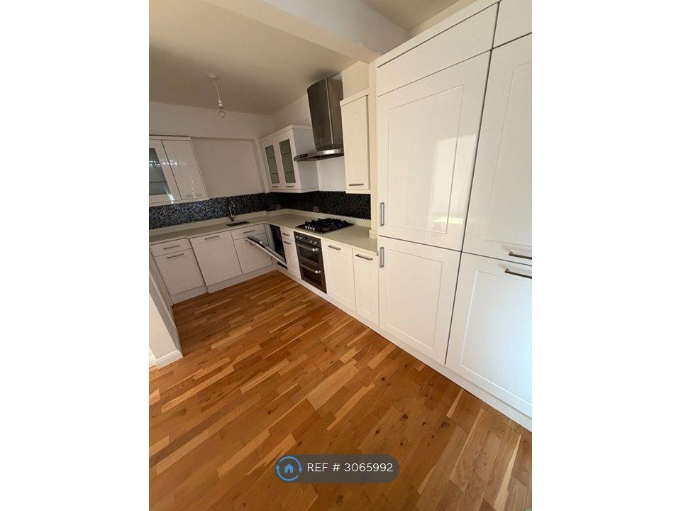 Property photo 1 of 14 Kitchen With Integrated Dw And Ff