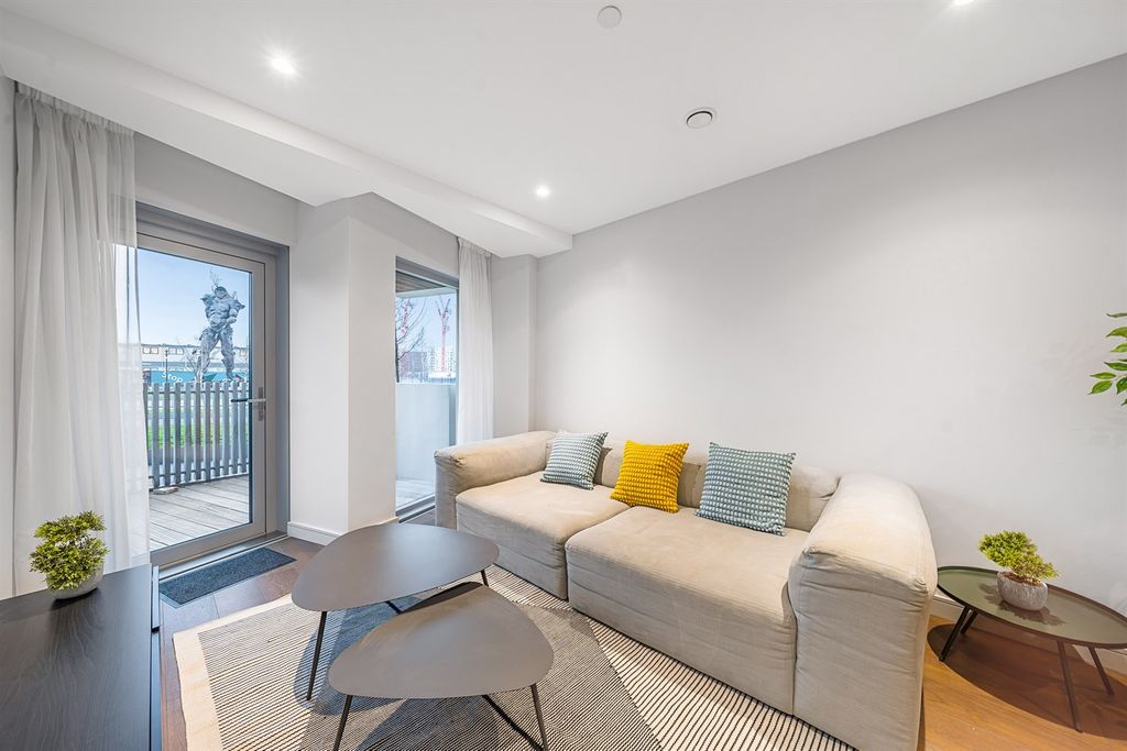 Property photo 1 of 18 (Main)