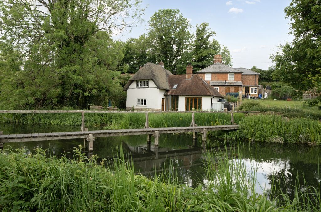 Property photo 1 of 18 1293927-49-682B79...