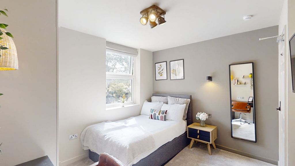 Property photo 1 of 7 Photo