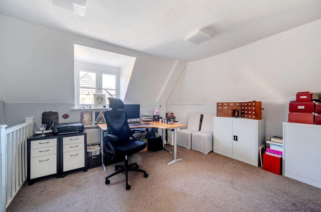 Property photo 3 of 19