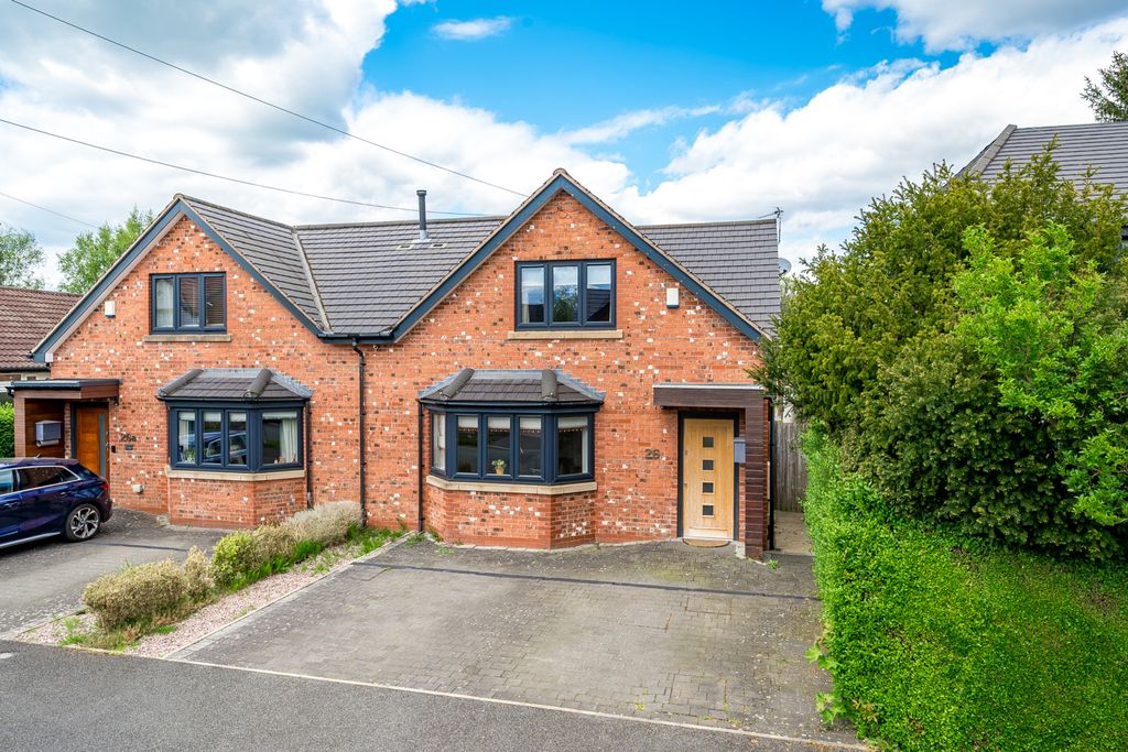 Property photo 1 of 17 26 The Circuit