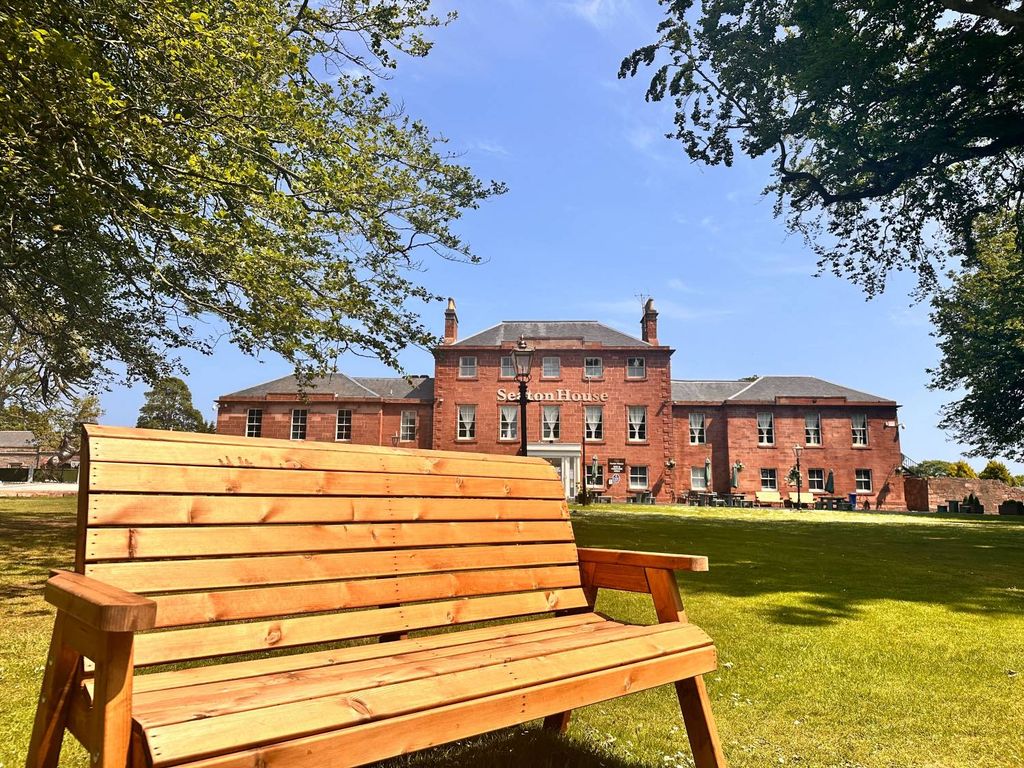 Property photo 2 of 13