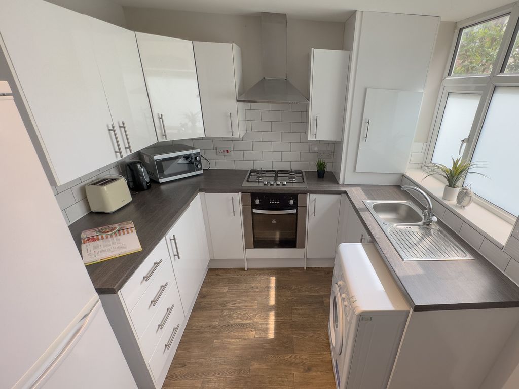 Property photo 3 of 10 2