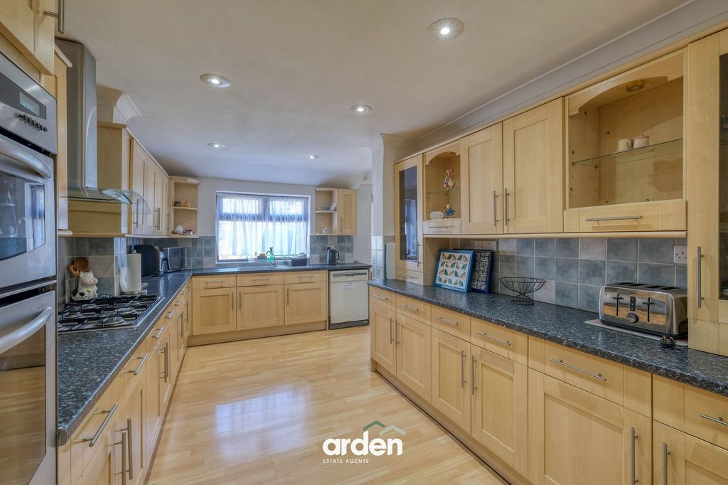 Property photo 2 of 22