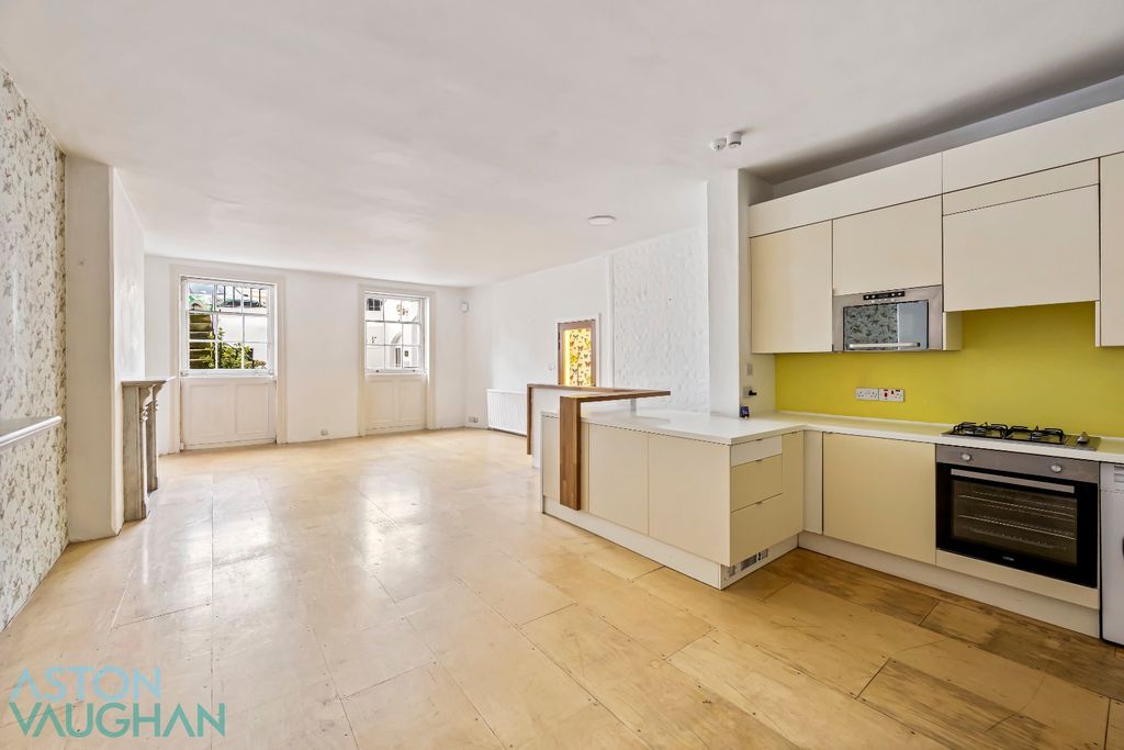 Property photo 2 of 28 4700842