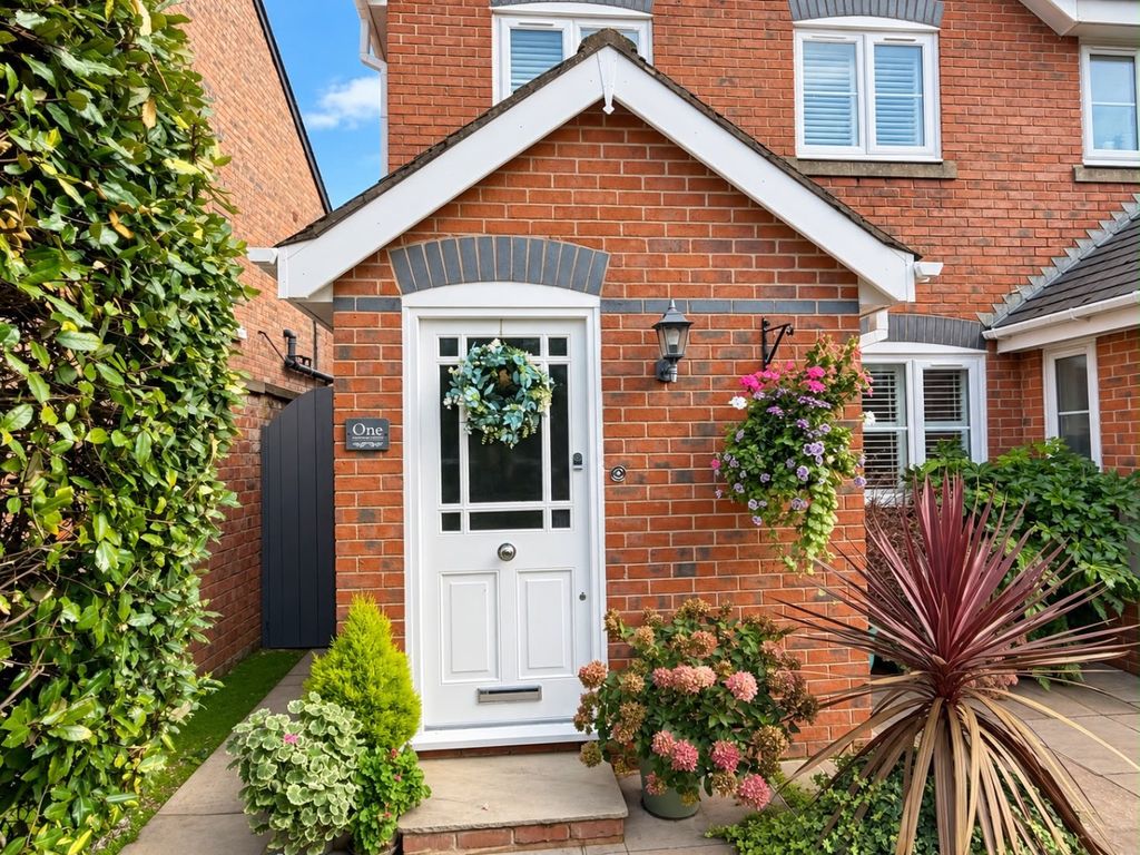 Property photo 2 of 26 5561802