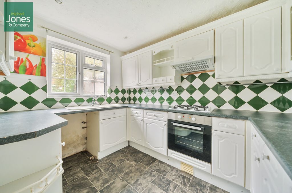 Property photo 3 of 16 Kitchen