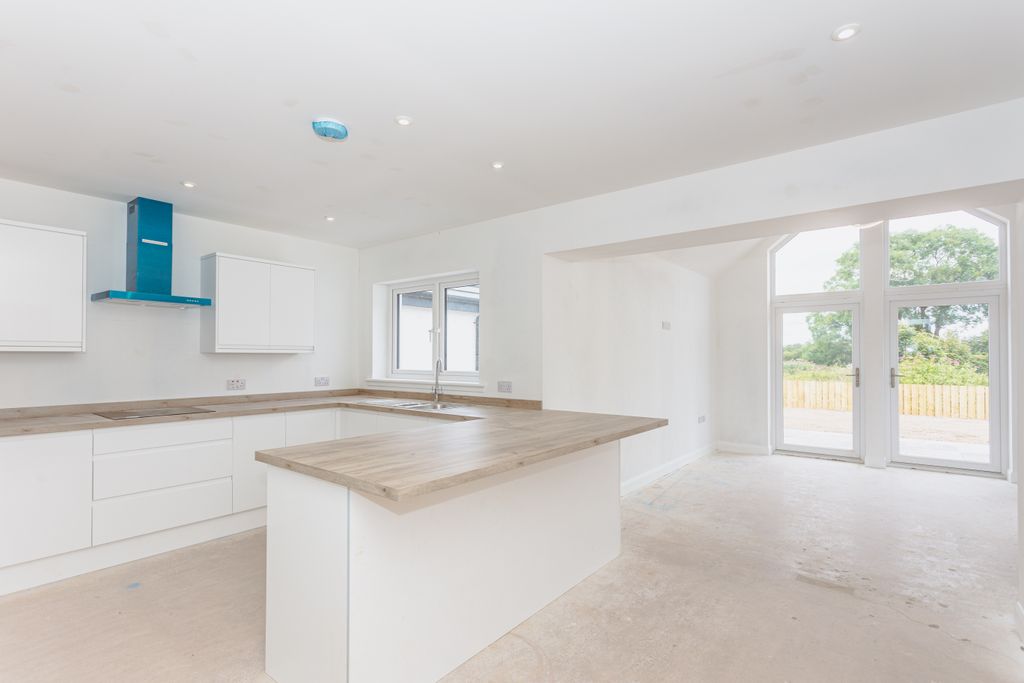 Property photo 2 of 15 Kitchen