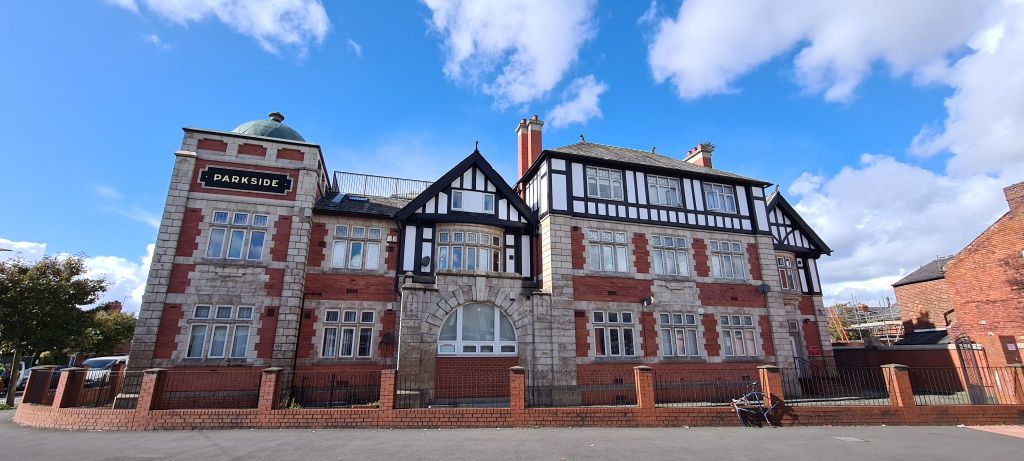 Property photo 1 of 6 Studio Apartment To Rent