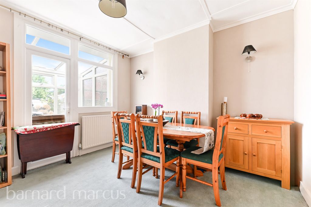 Property photo 3 of 13