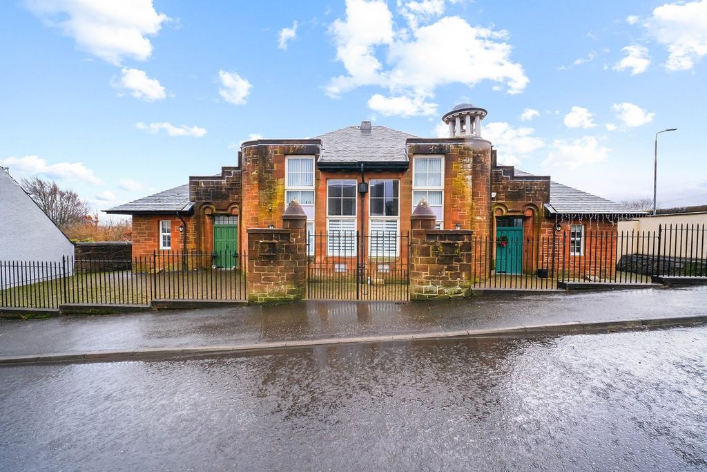 Property photo 1 of 11