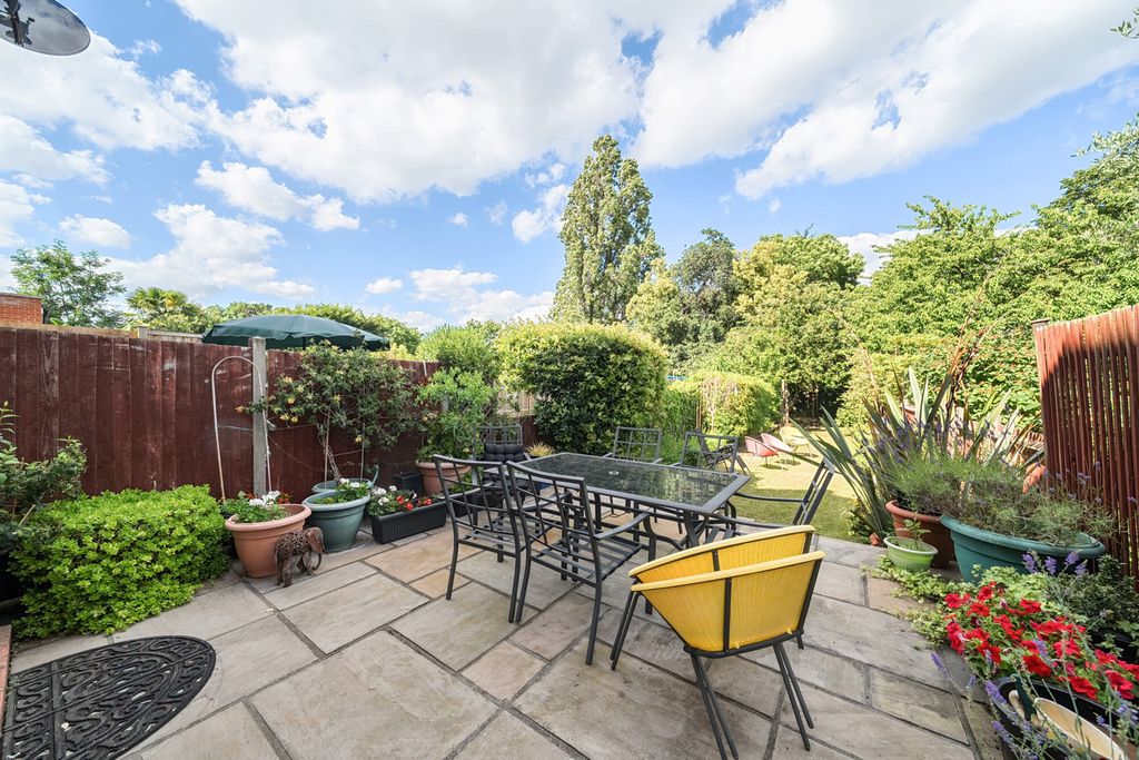 Property photo 1 of 18 1482165-8-6A43F5d...