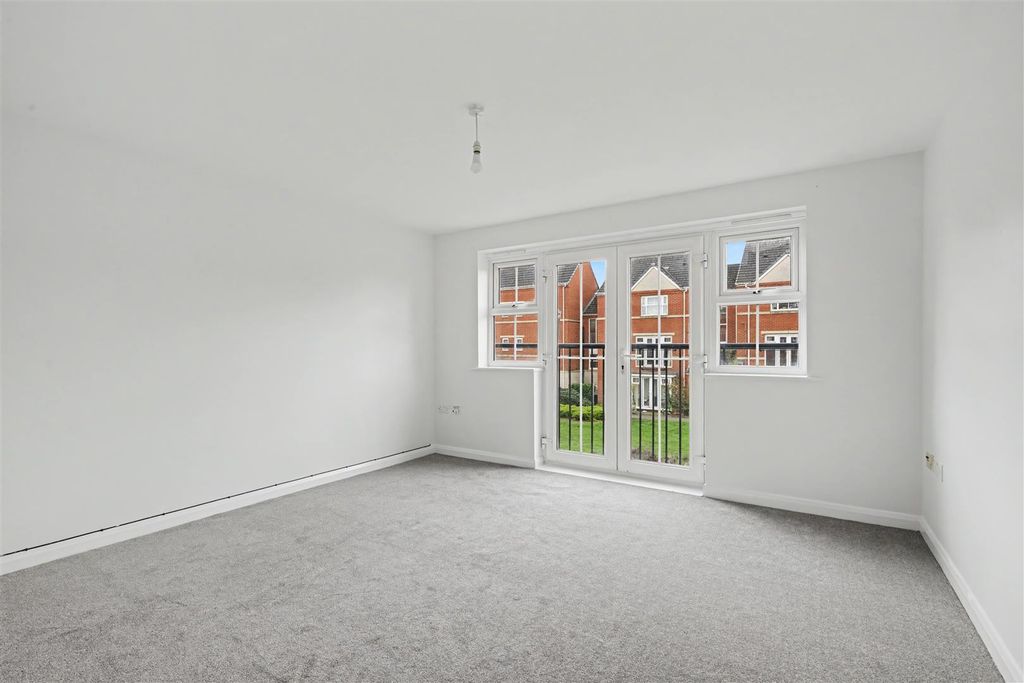 Property photo 2 of 12 Lounge Diner 1_1.Jpeg