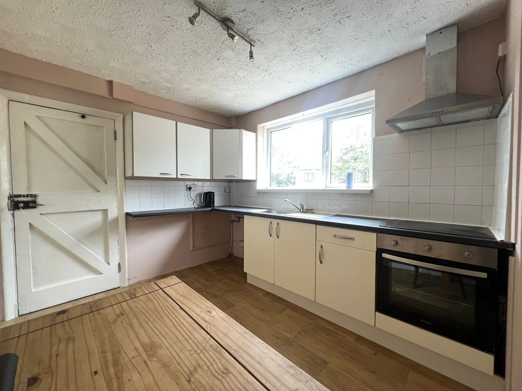 Property photo 2 of 17 Image