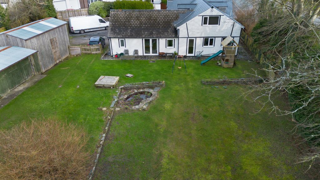 Property photo 3 of 36