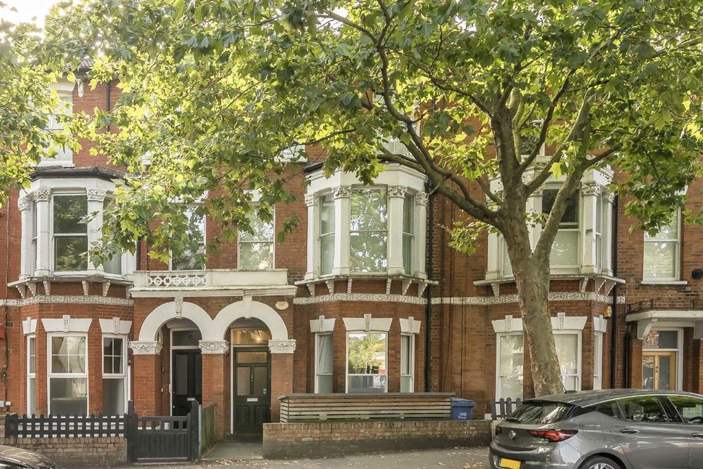 Property photo 1 of 8