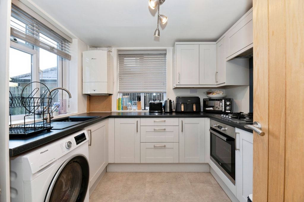 Property photo 3 of 7 Pbox-Img.Jpg