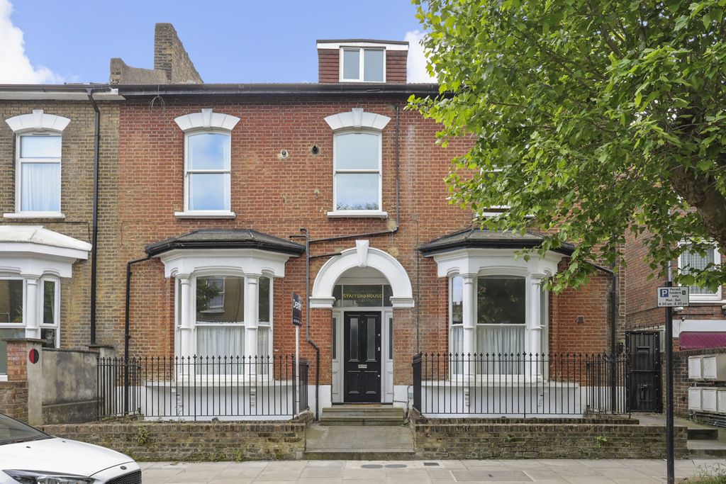 Property photo 1 of 10 One Bedroom Flat For Sale