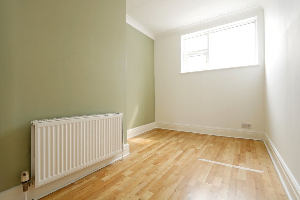 Property photo 3 of 6 4163305