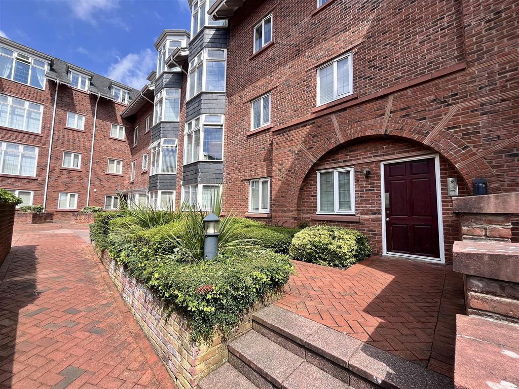 Property photo 1 of 23