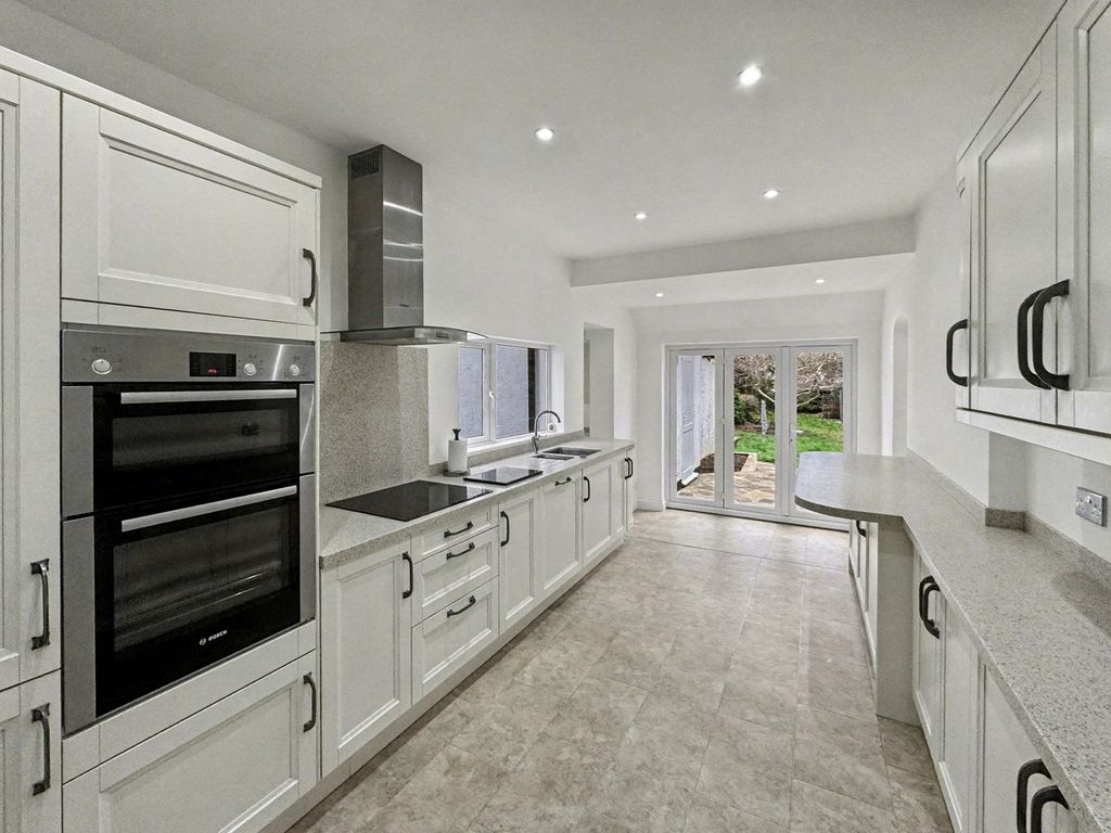 Property photo 3 of 24