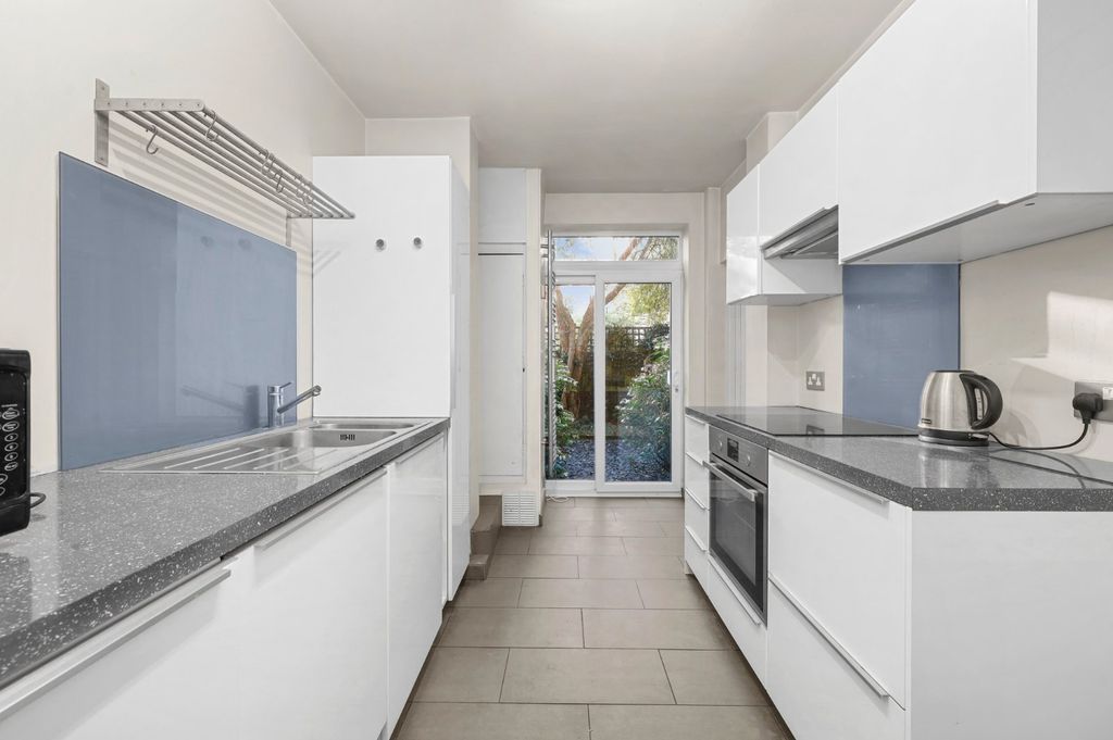 Property photo 3 of 21